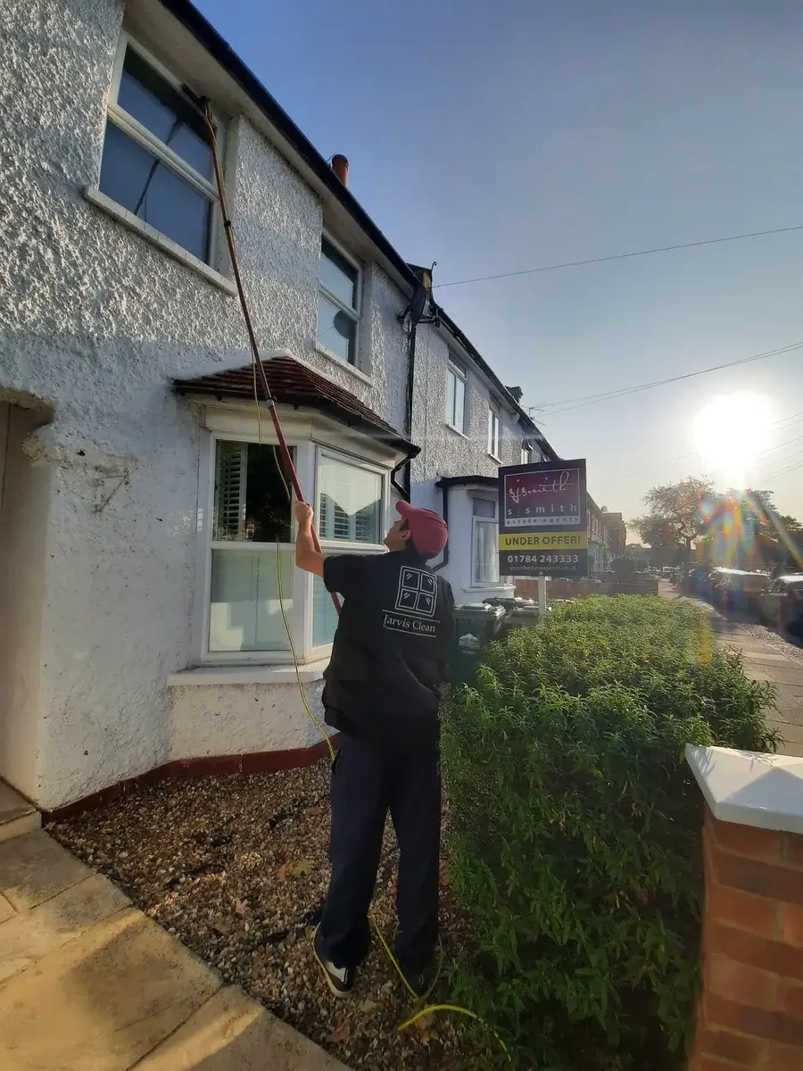 Window cleaning results on residential property in Surrey